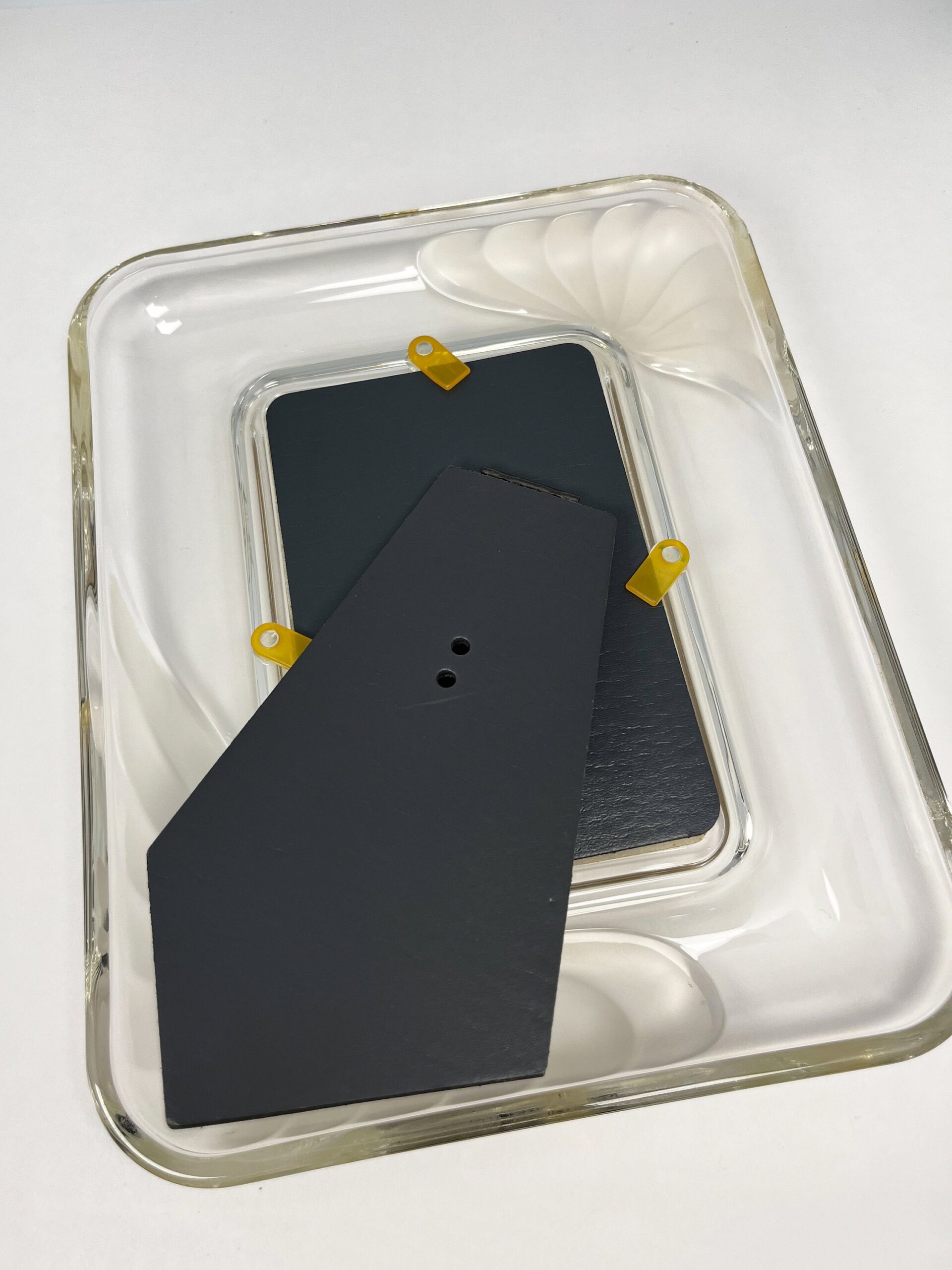 Vintage 80s/90s glass frame with frosted swirl details