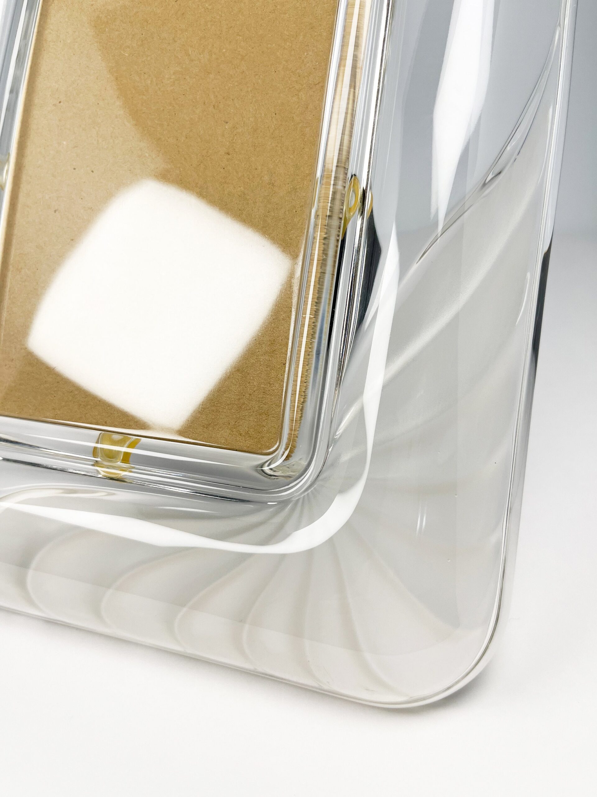 Vintage 80s/90s glass frame with frosted swirl details