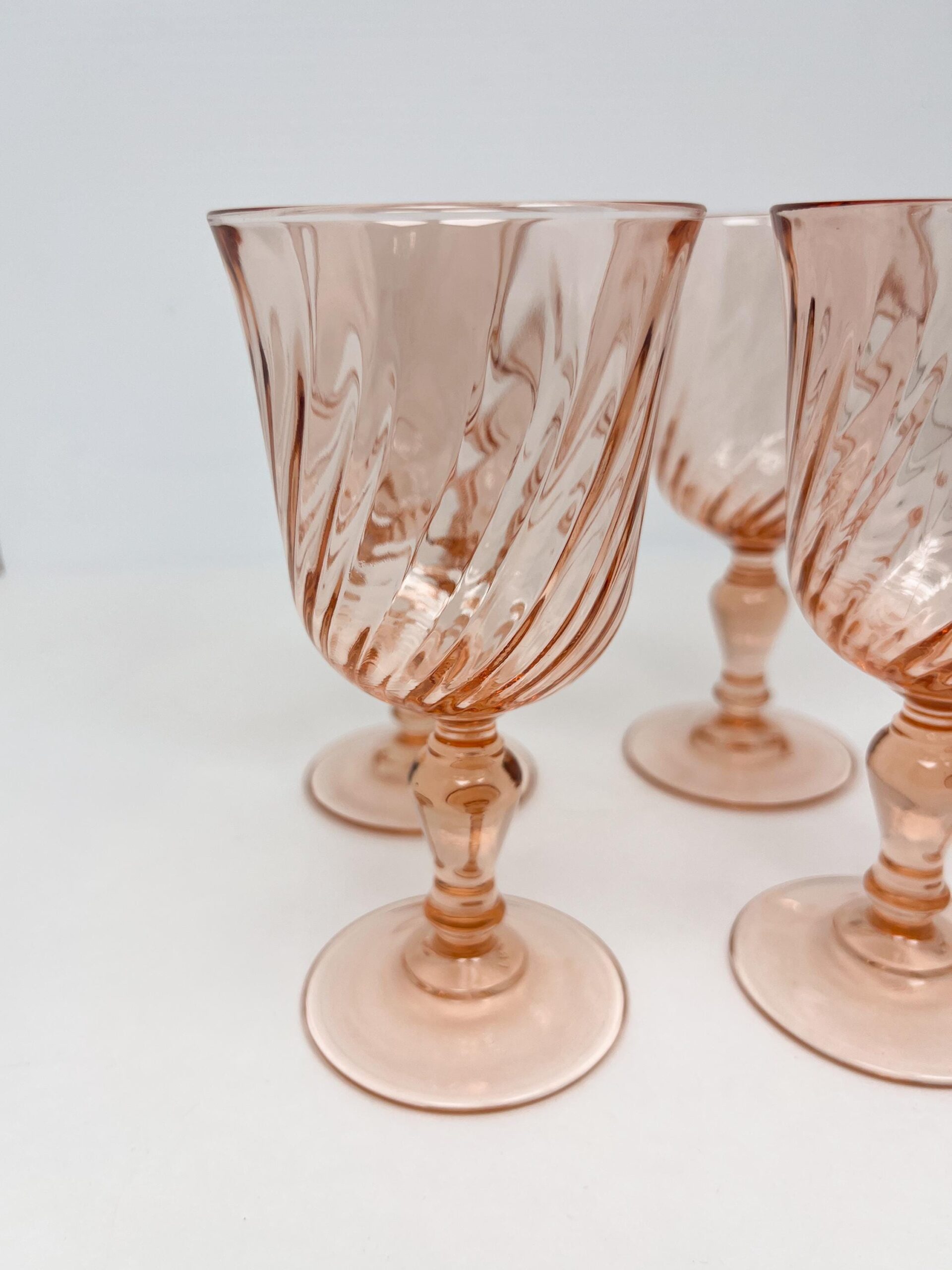 Pink Swirl Arcoroc 3 oz Liqueur / Cordial Glasses - Set of 4