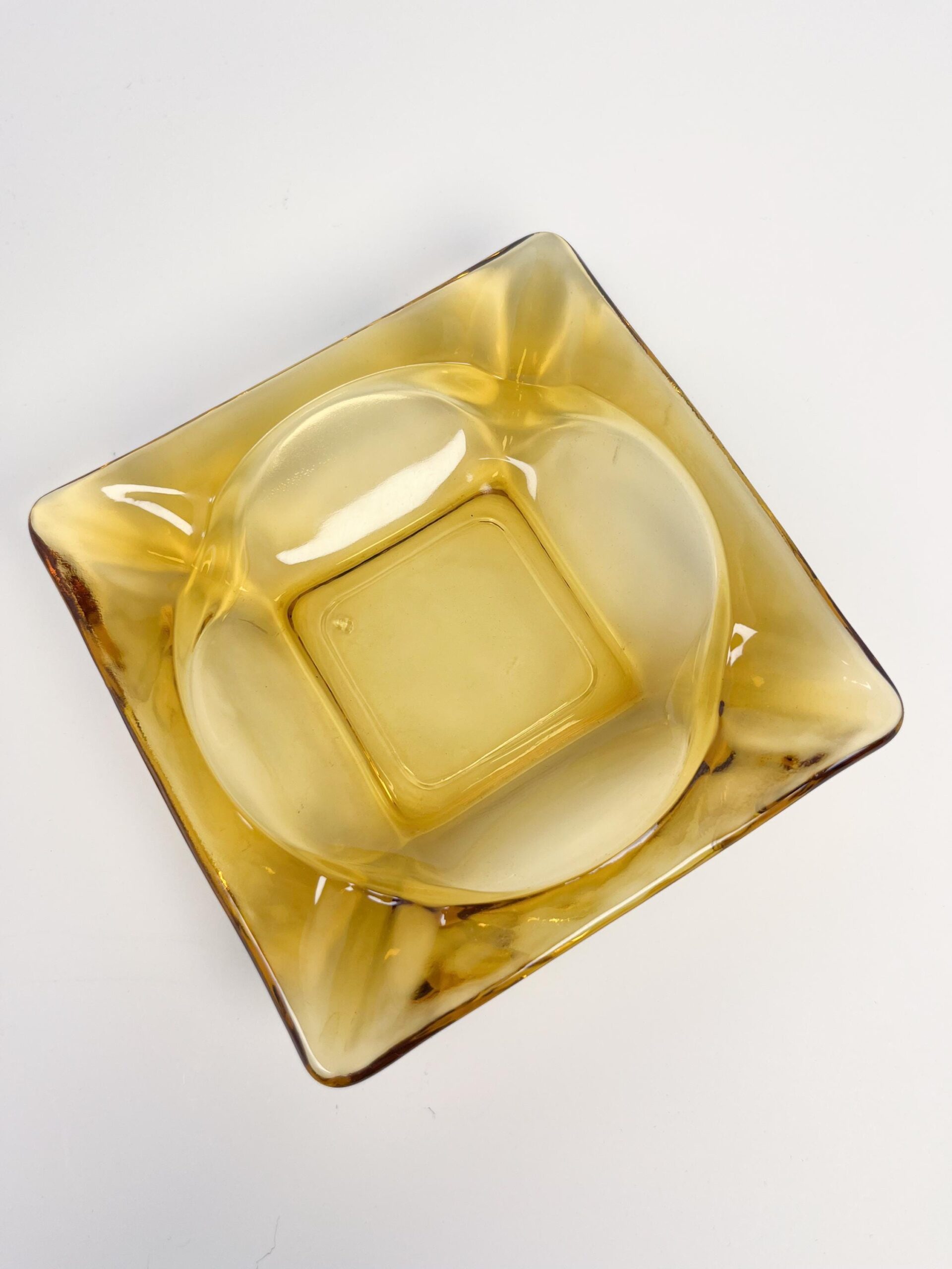 Vintage amber coloured glass ashtray by Anchor Hocking