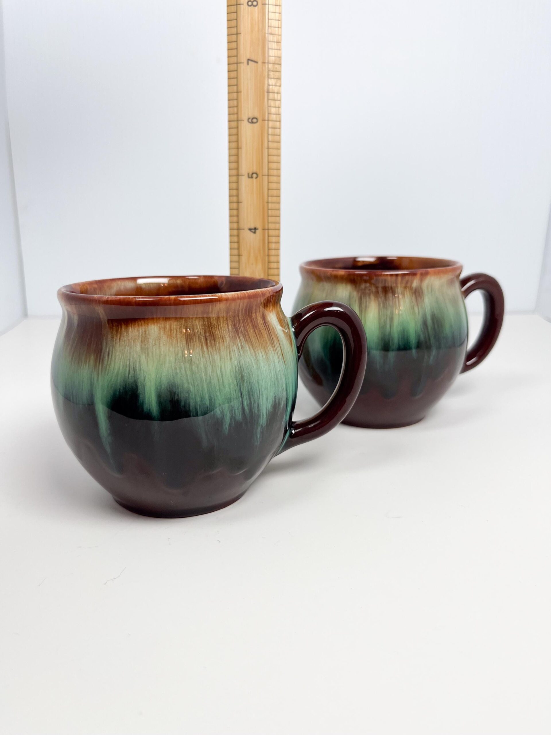 Vintage glazed mug set