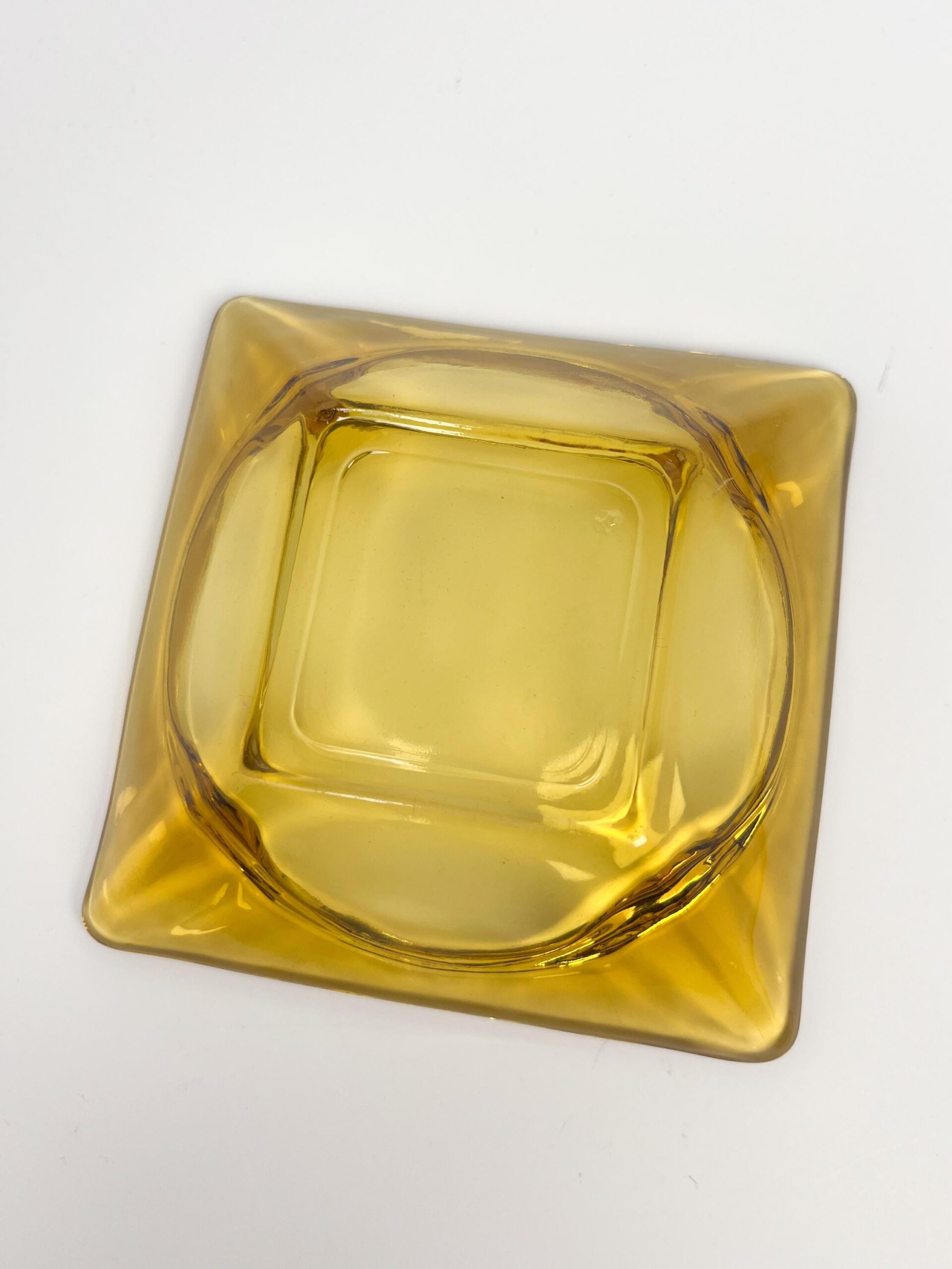 Vintage amber coloured glass ashtray by Anchor Hocking