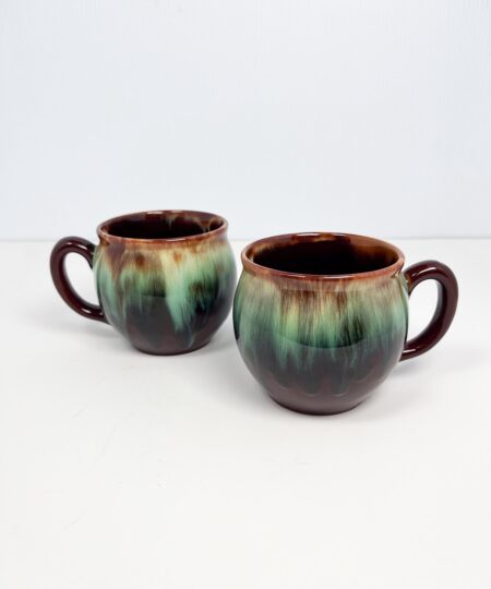 Vintage glazed mug set