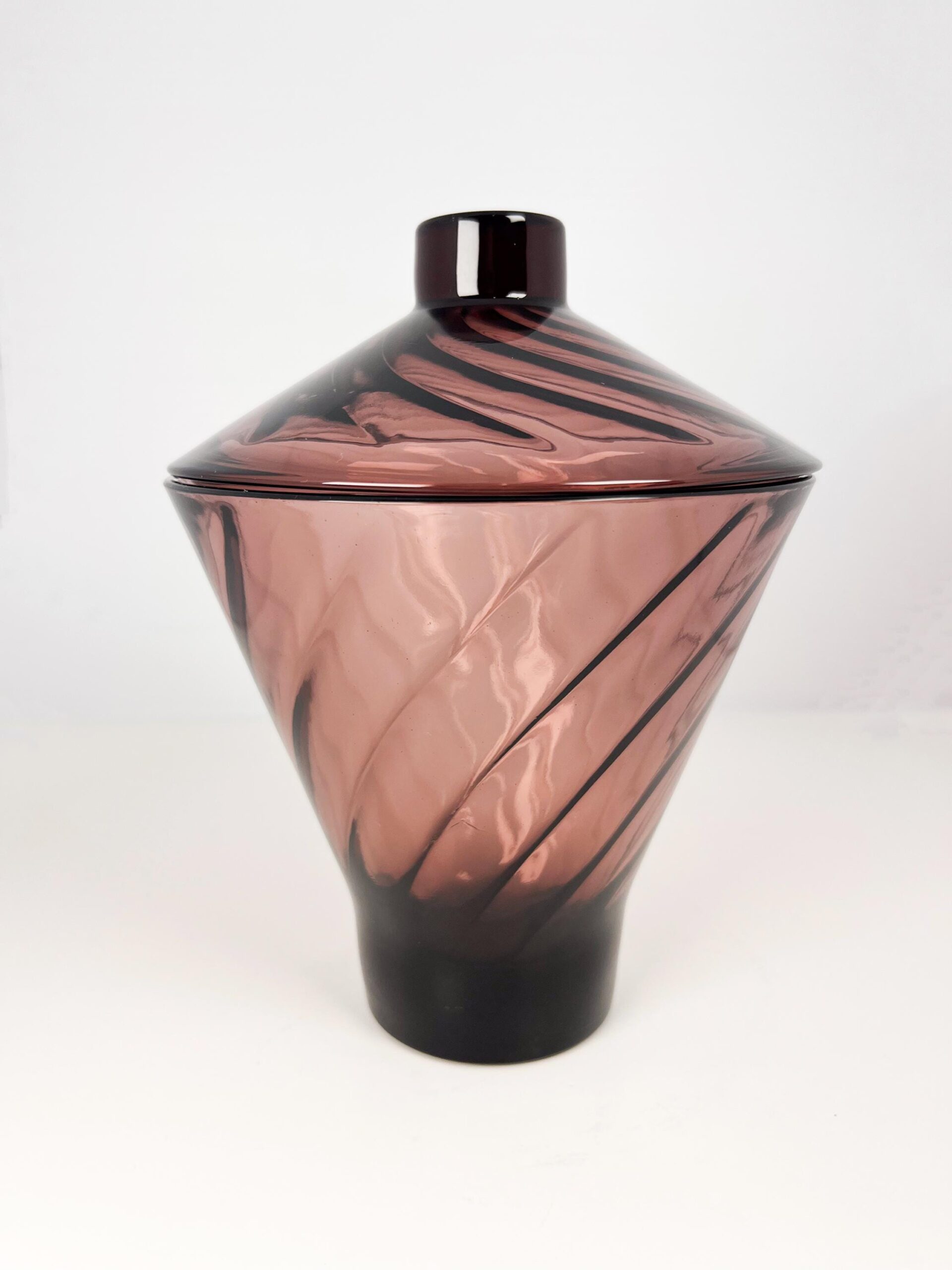 Hazel Atlas Moroccan Amethyst dish with lid - mid century purple swirl glass candy jar