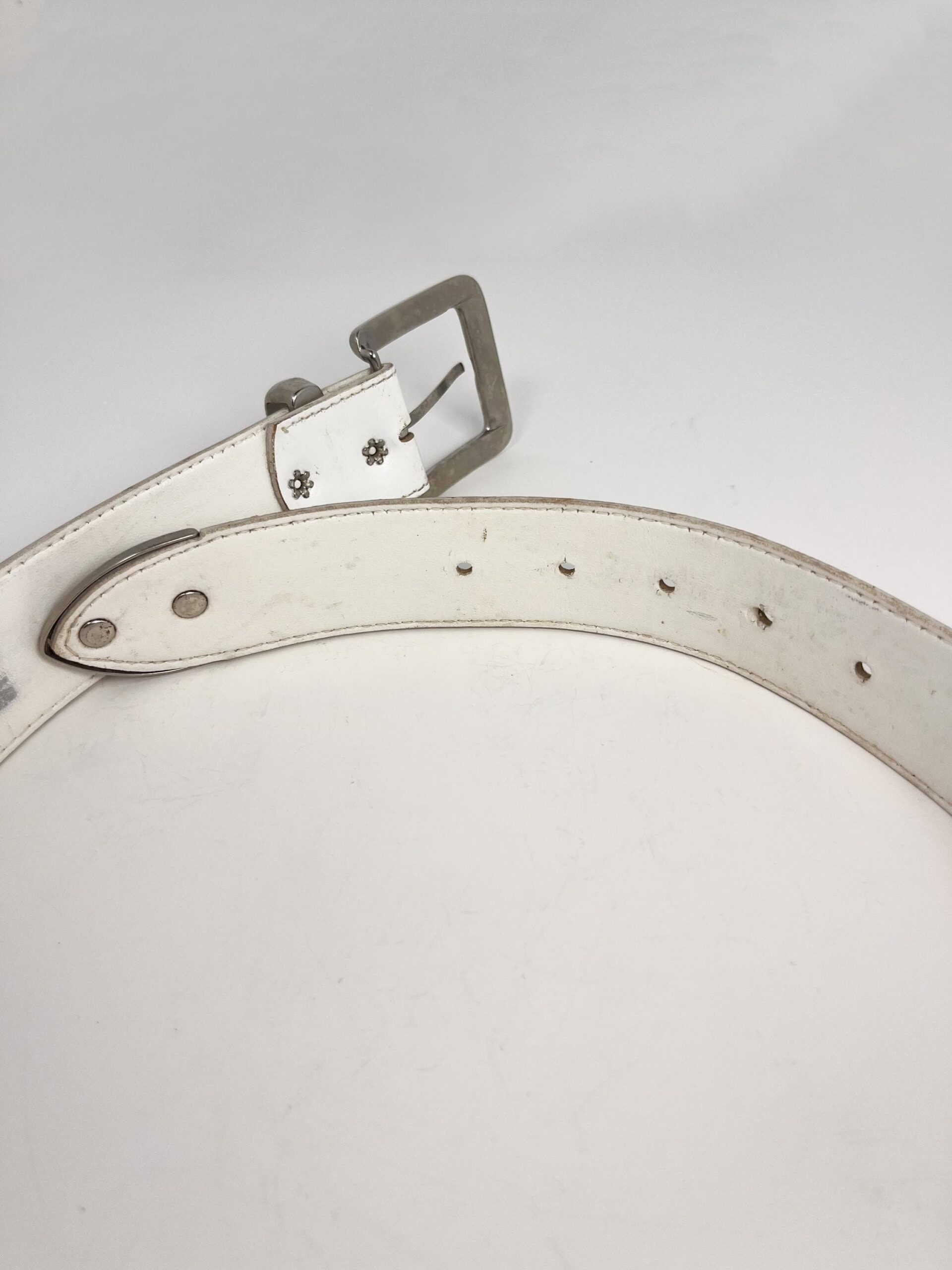 Vintage white bonded leather 90s size small belt - with south western theme and animal decals
