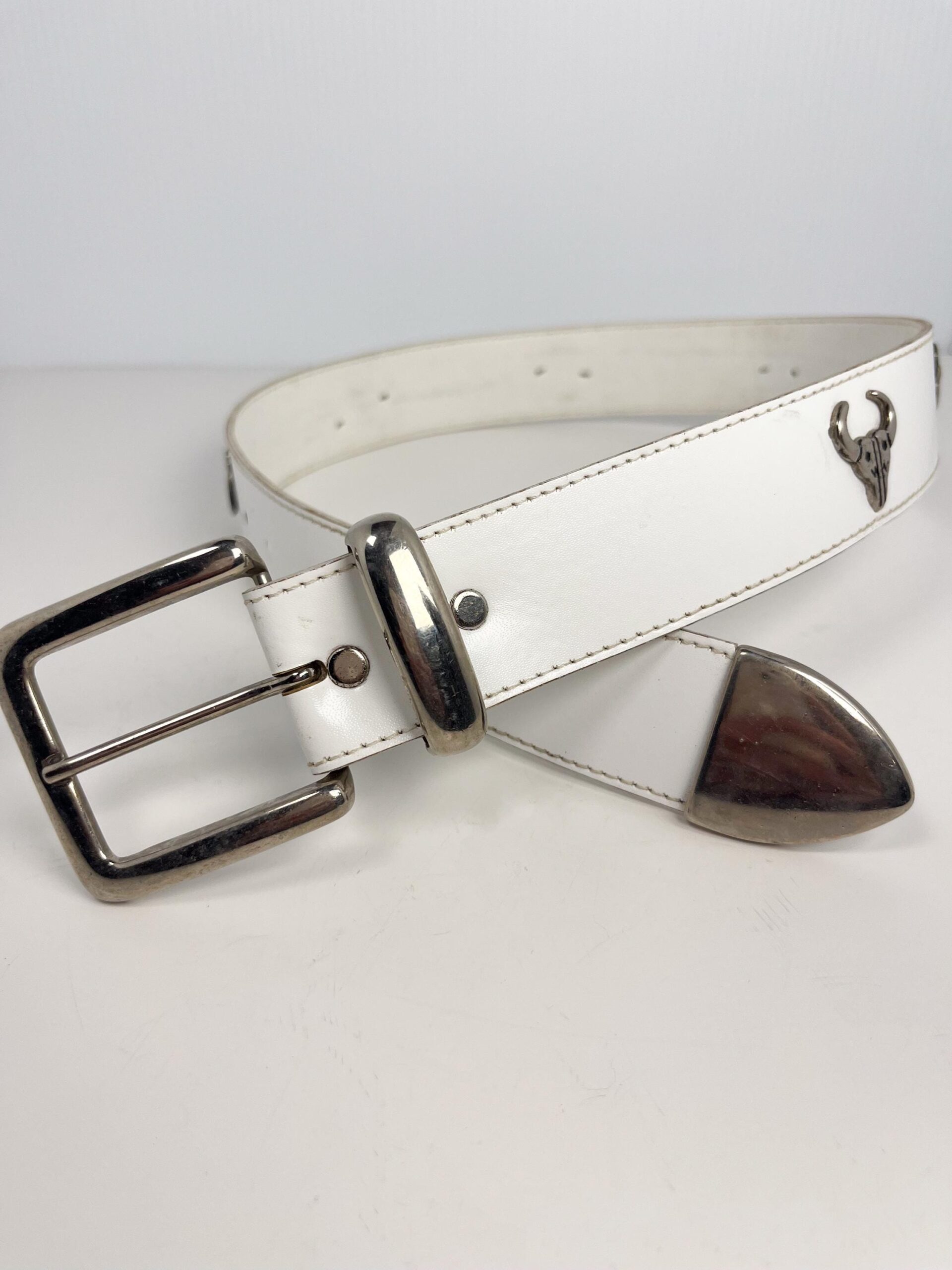 Vintage white bonded leather 90s size small belt - with south western theme and animal decals